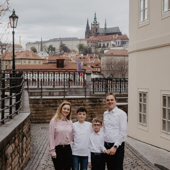 Adela & Family — photo 1